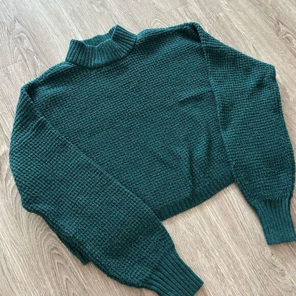 Hollister Cropped Sweater - Picture 5 of 9